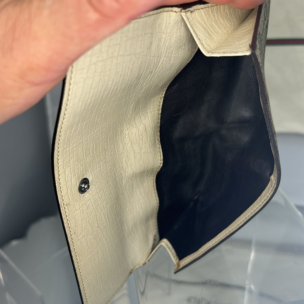 AUTHENTIC Gucci GUCCI - Picture 13 of 16